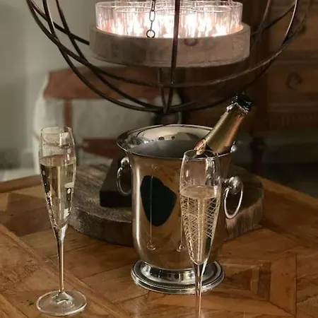 Le Pigeonnier / De Charme 1 A 4 Pers 80 M² Ferienhaus *