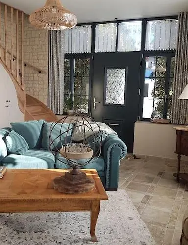 Hébergement de vacances Le Pigeonnier / De Charme 1 à 4 Pers 80 M²